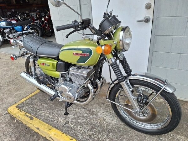 1972 SUZUKI GT550 ROAD