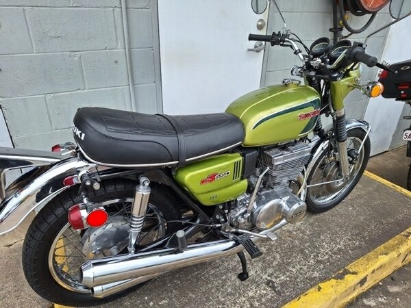 1972 SUZUKI GT550 ROAD