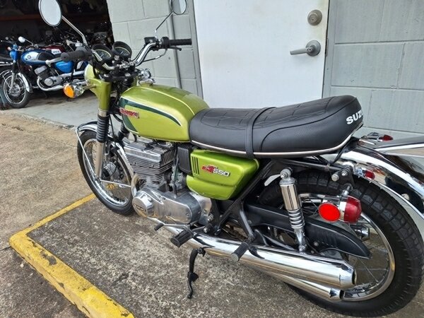 1972 SUZUKI GT550 ROAD