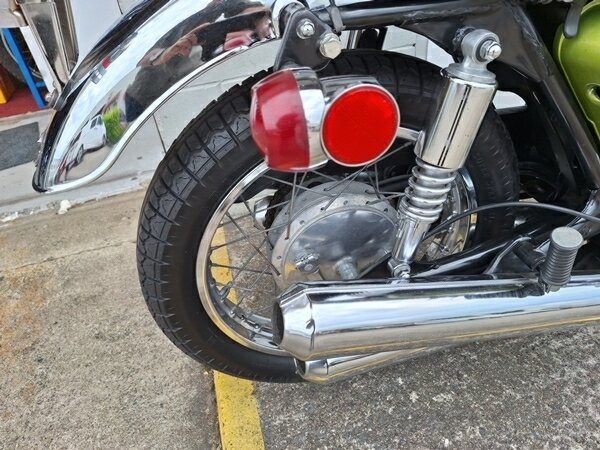 1972 SUZUKI GT550 ROAD