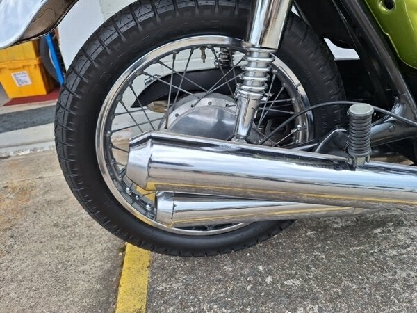 1972 SUZUKI GT550 ROAD