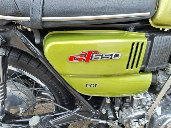 1972 SUZUKI GT550 ROAD