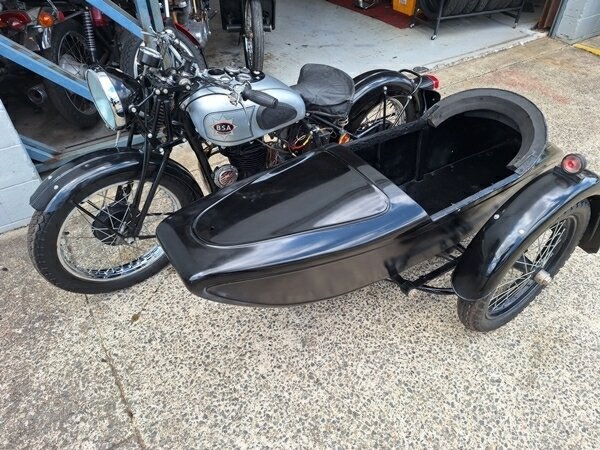 1940 BSA M23 SILVER STAR OUTFIT