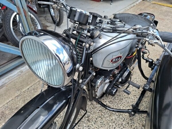 1940 BSA M23 SILVER STAR OUTFIT