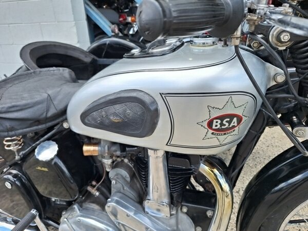 1940 BSA M23 SILVER STAR OUTFIT