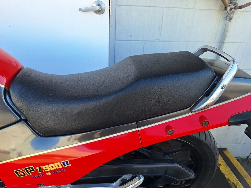 1984 KAWASAKI GPZ900R (ZX900) ROAD