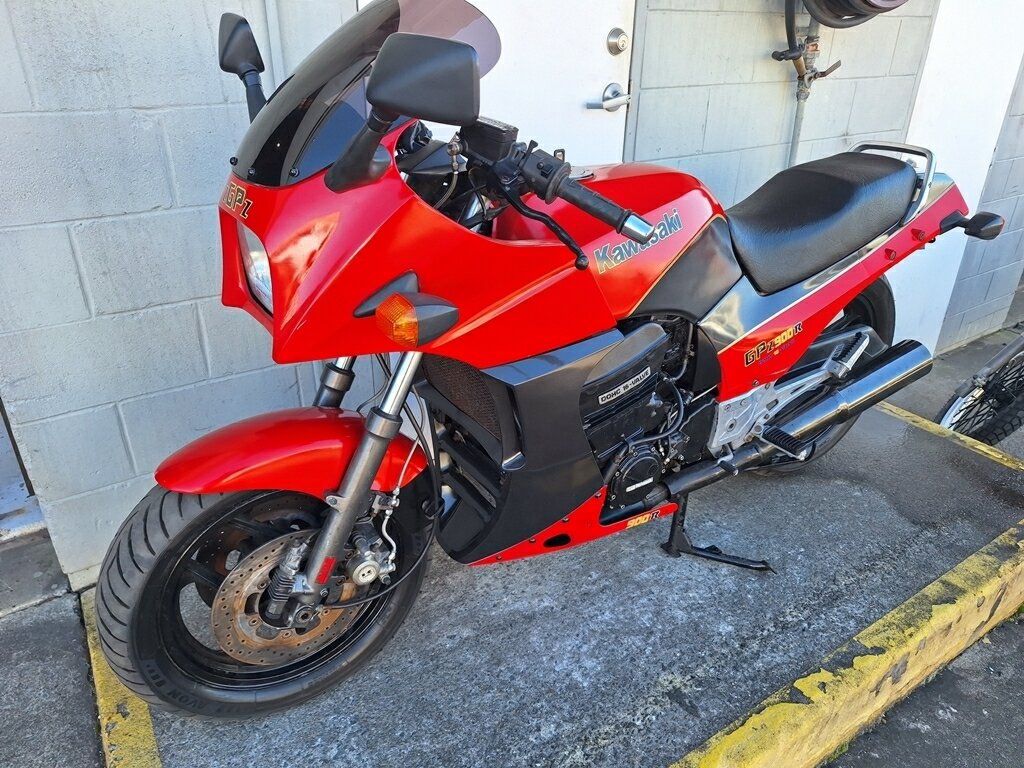 1984 KAWASAKI GPZ900R (ZX900) ROAD