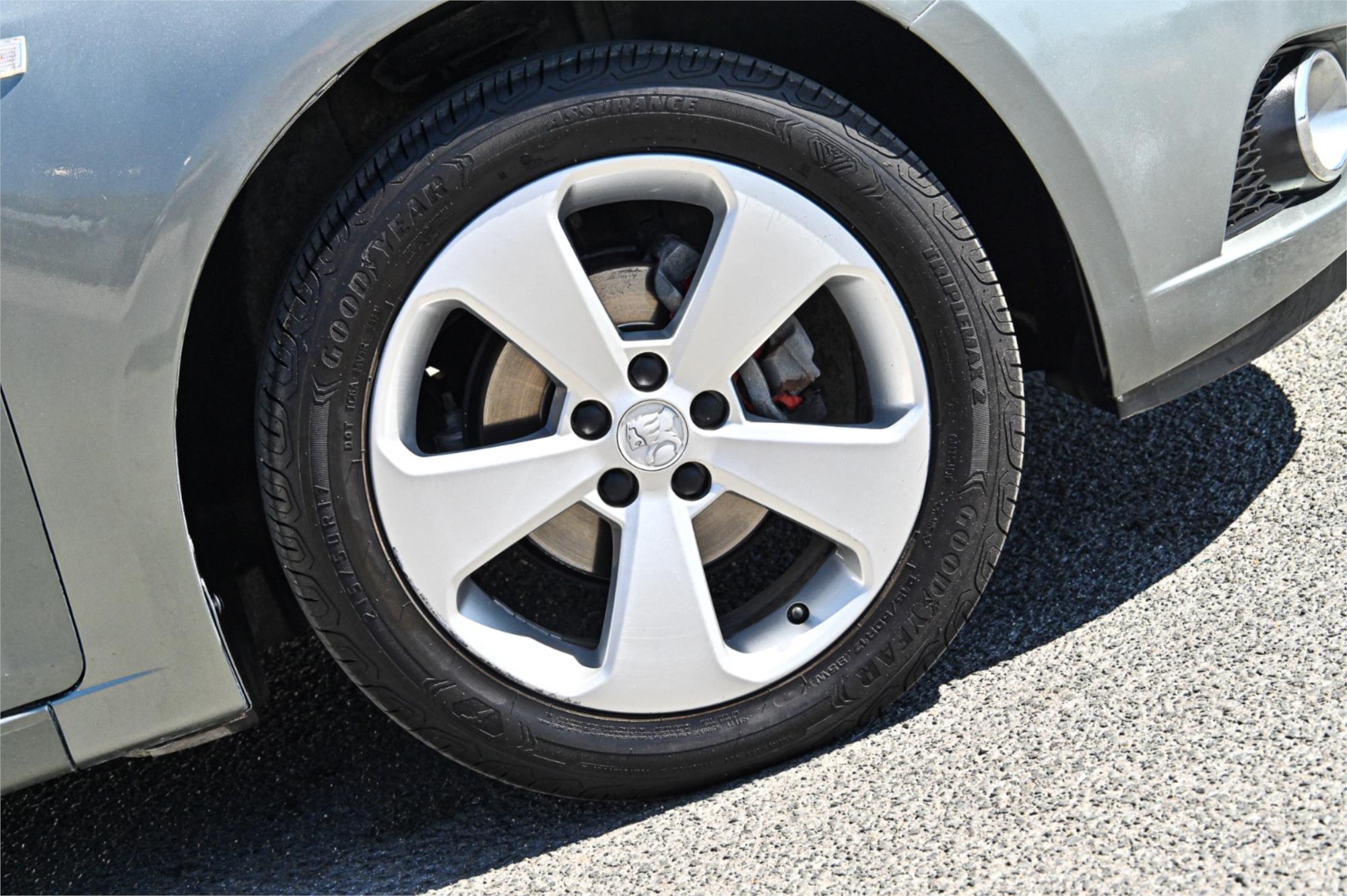2014 HOLDEN CRUZE JH MY14 EQUIPE 6 SP AUTOMATIC 5D HATCHBACK