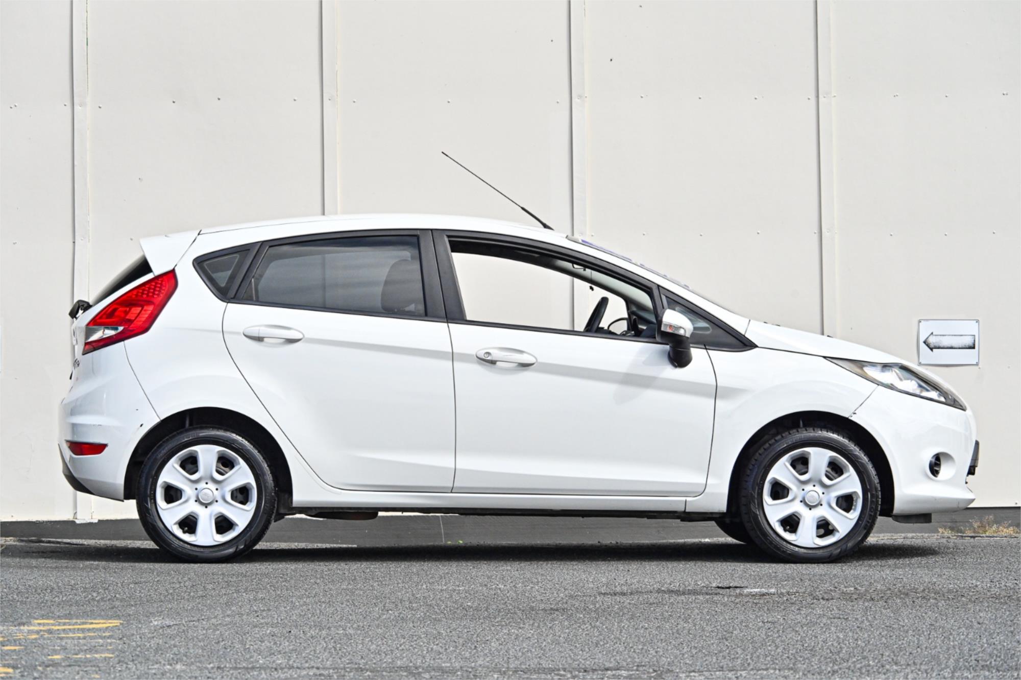 2011 FORD FIESTA WT CL 6 SP AUTOMATIC 5D HATCHBACK