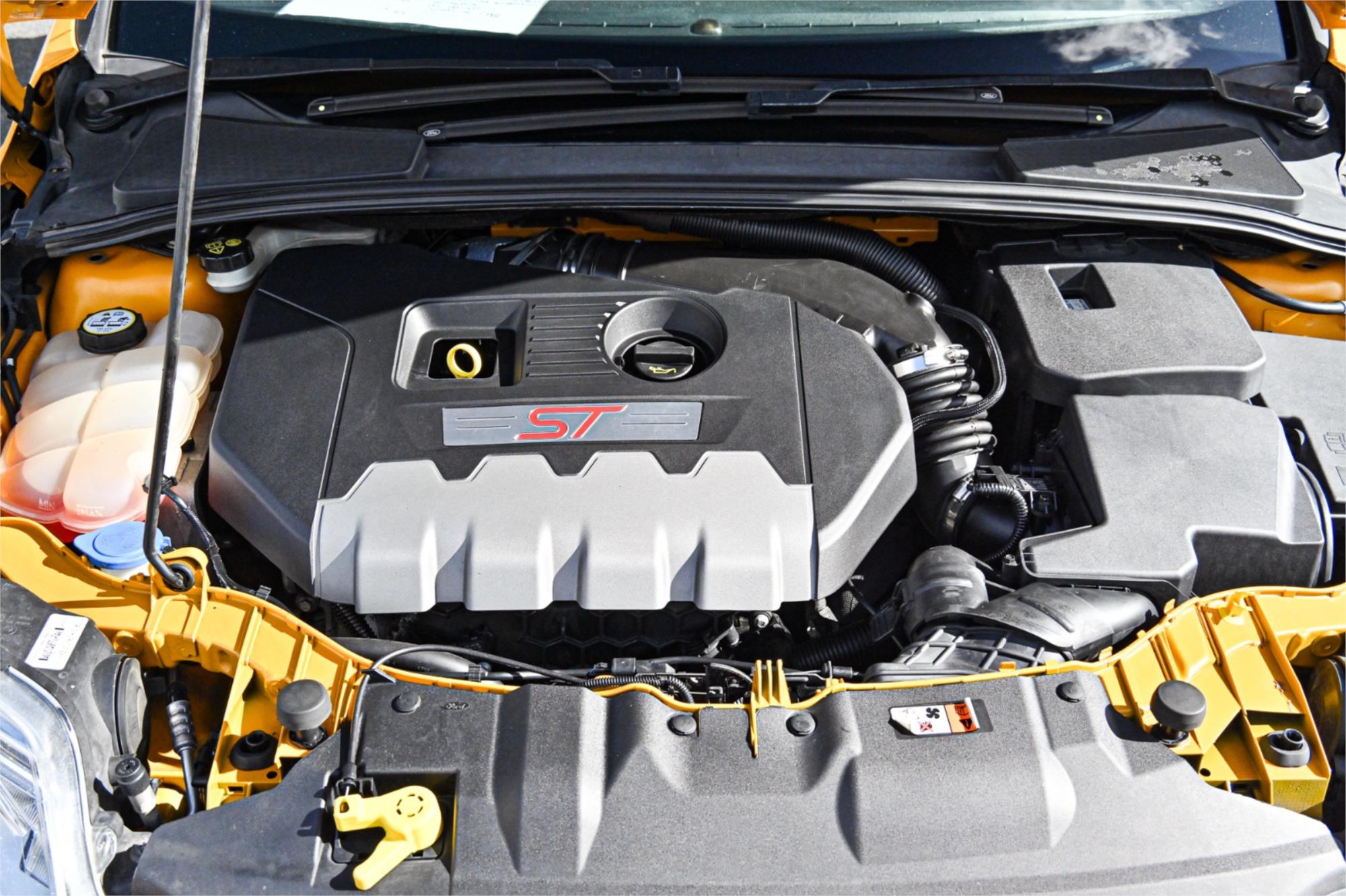 2012 FORD FOCUS LW MK2 ST 6 SP MANUAL 5D HATCHBACK