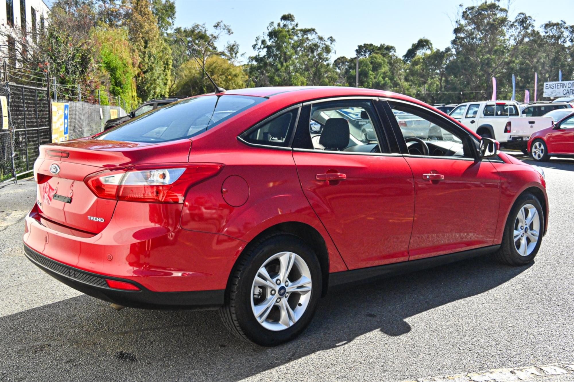 2015 FORD FOCUS LW MK2 MY14 TREND 6 SP AUTOMATIC 4D SEDAN