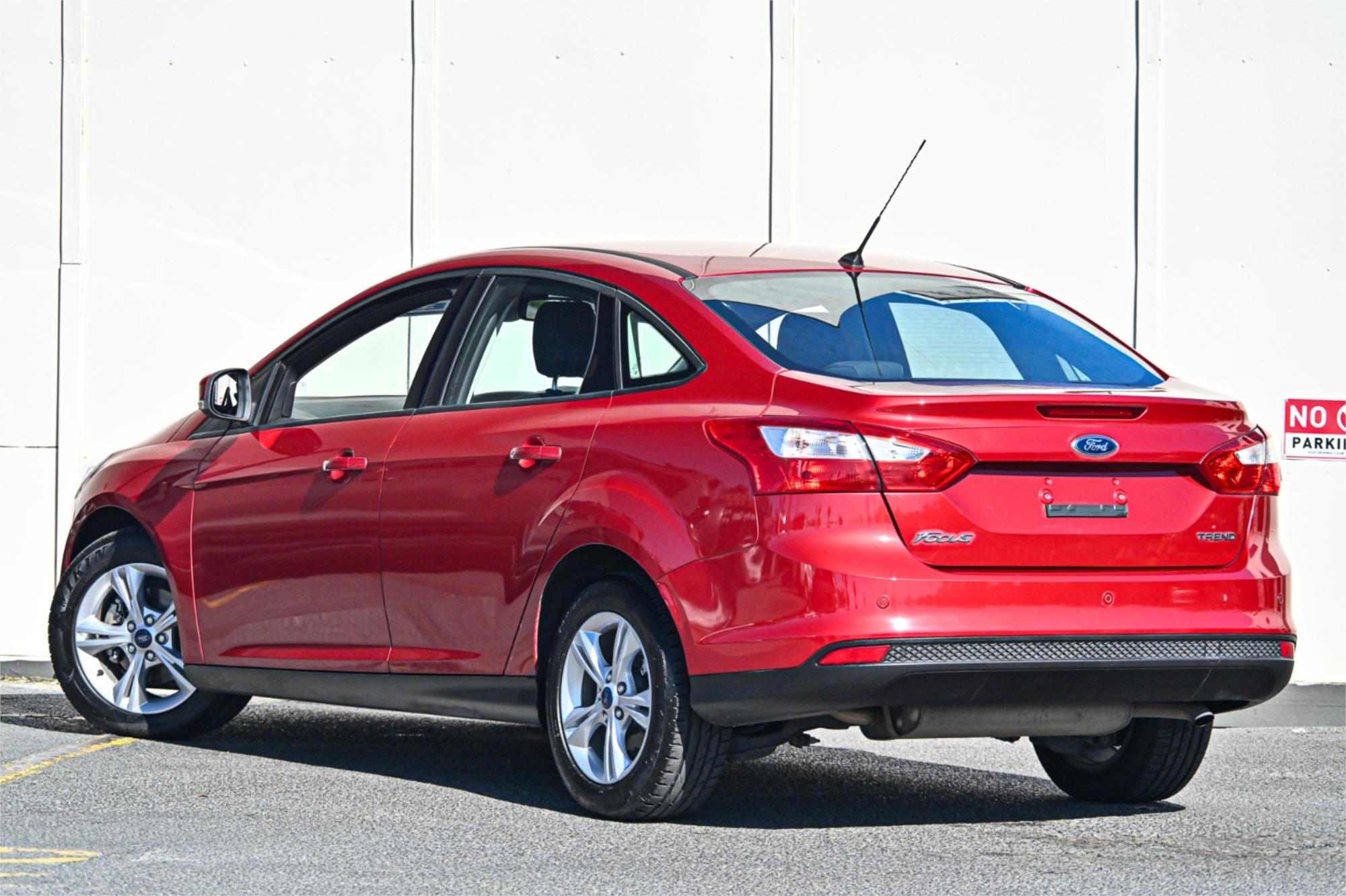 2015 FORD FOCUS LW MK2 MY14 TREND 6 SP AUTOMATIC 4D SEDAN
