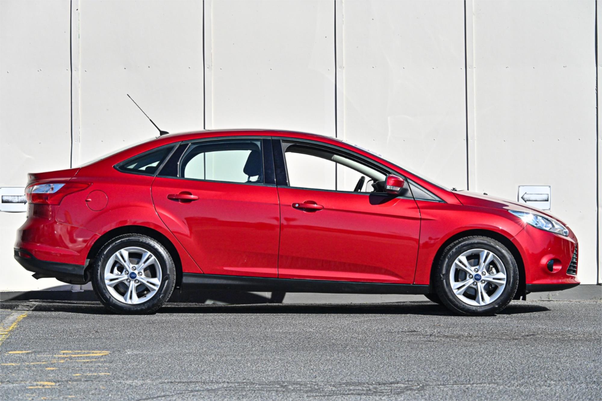 2015 FORD FOCUS LW MK2 MY14 TREND 6 SP AUTOMATIC 4D SEDAN