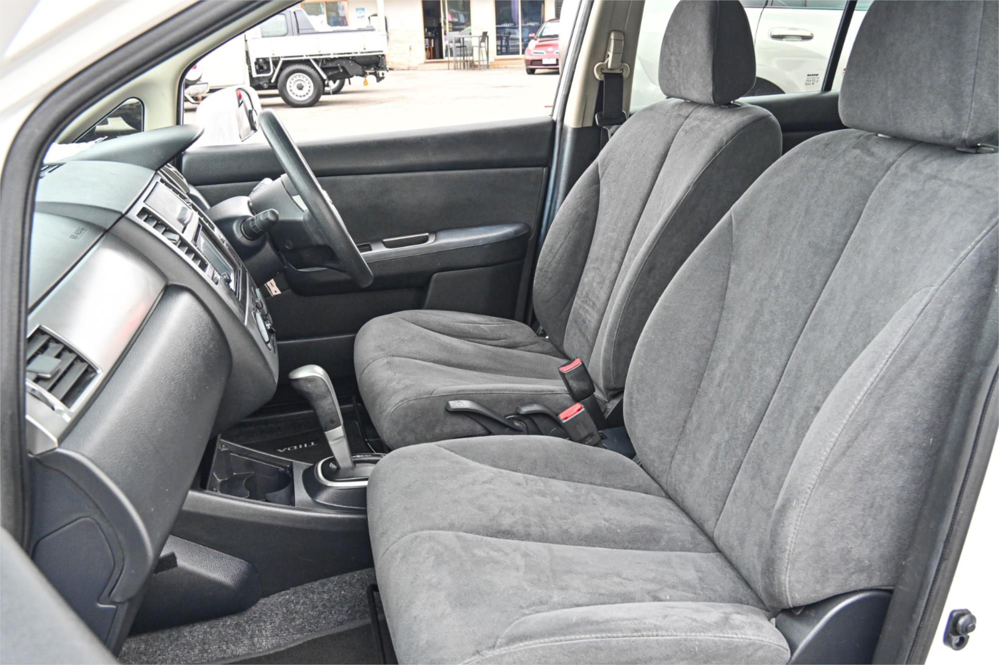 2011 NISSAN TIIDA C11 SERIES 3 MY10 ST 4 SP AUTOMATIC 5D HATCHBACK
