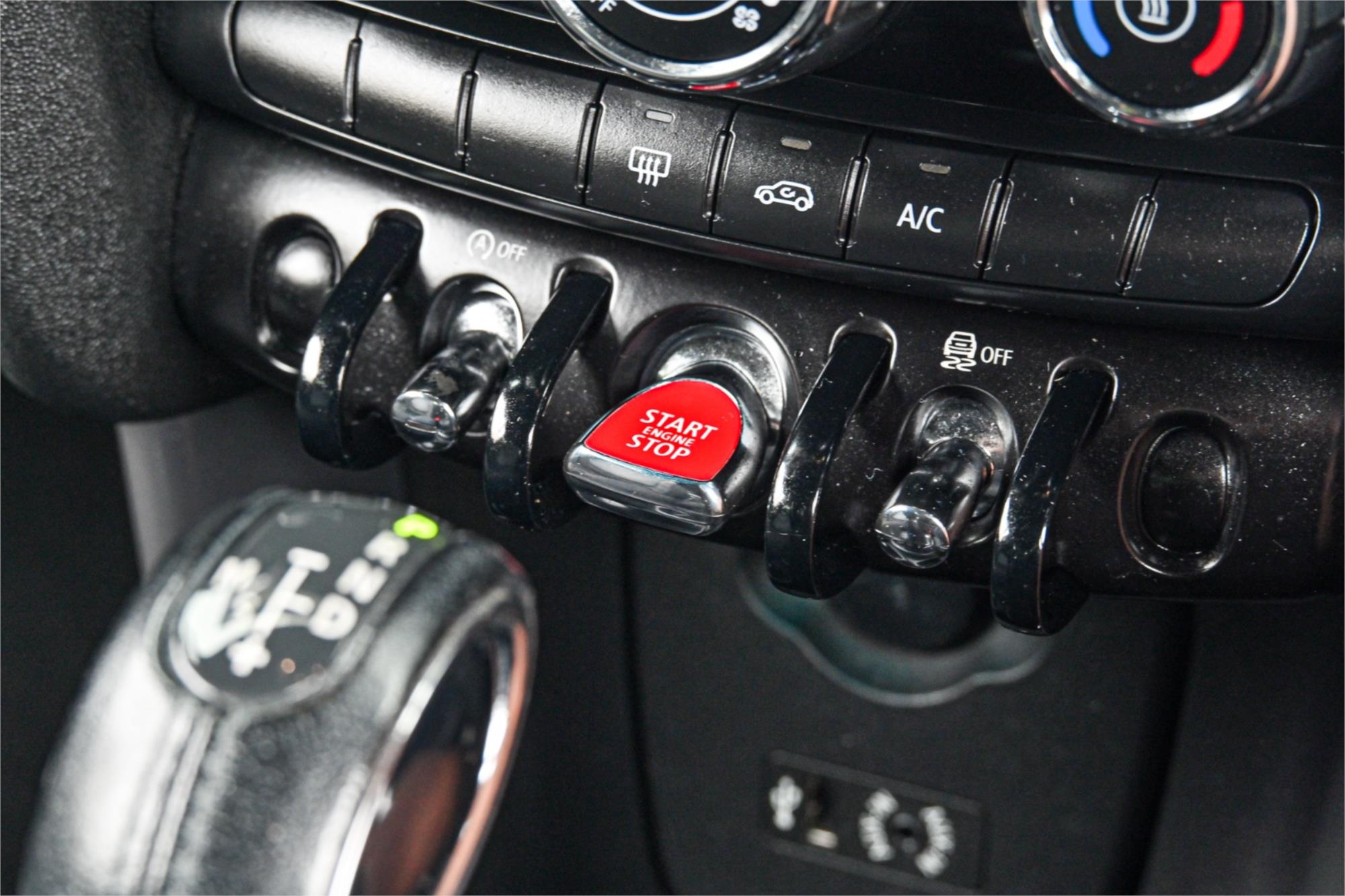 2014 MINI COOPER F56 6 SP AUTOMATIC 3D HATCHBACK