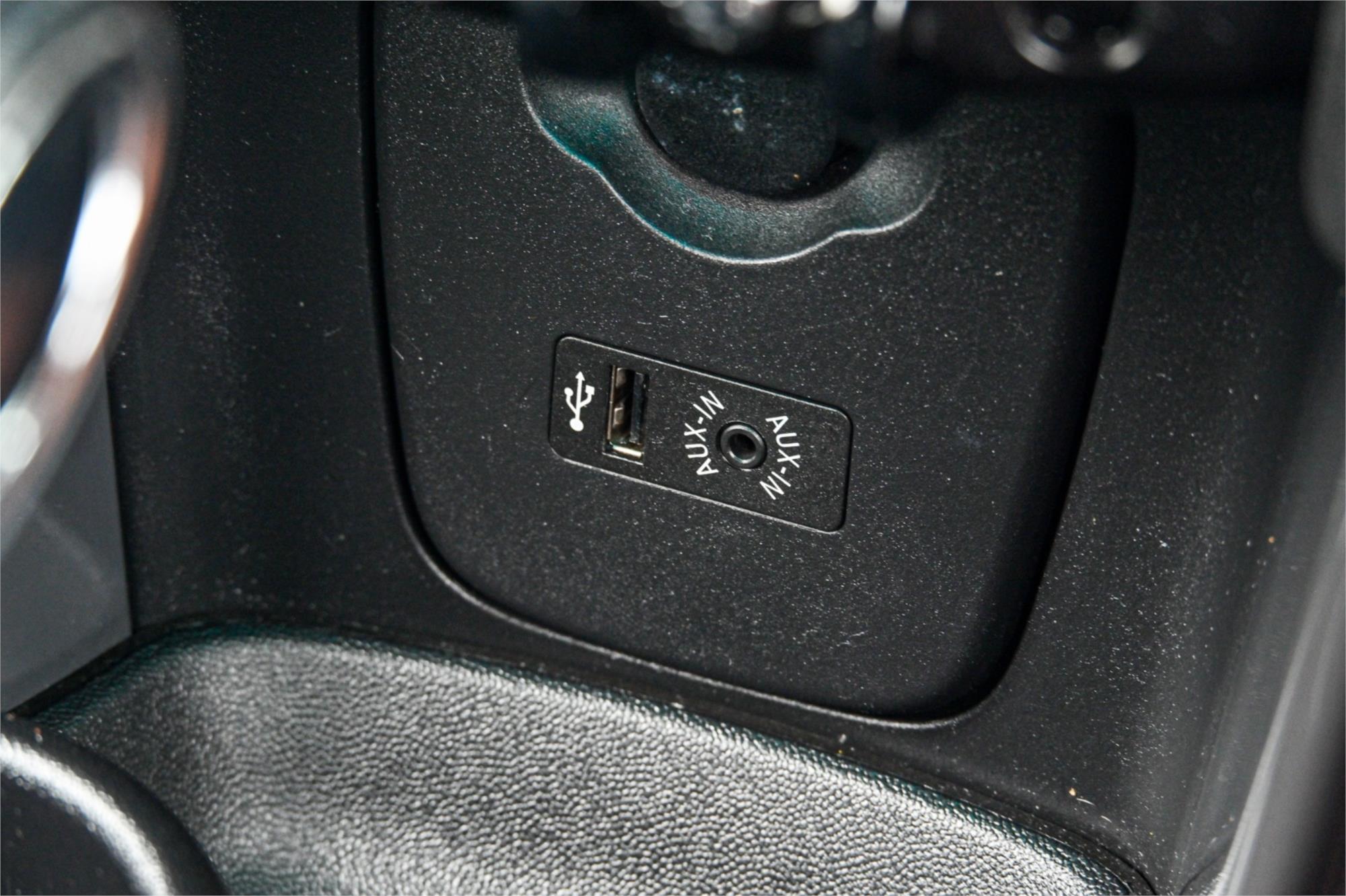 2014 MINI COOPER F56 6 SP AUTOMATIC 3D HATCHBACK
