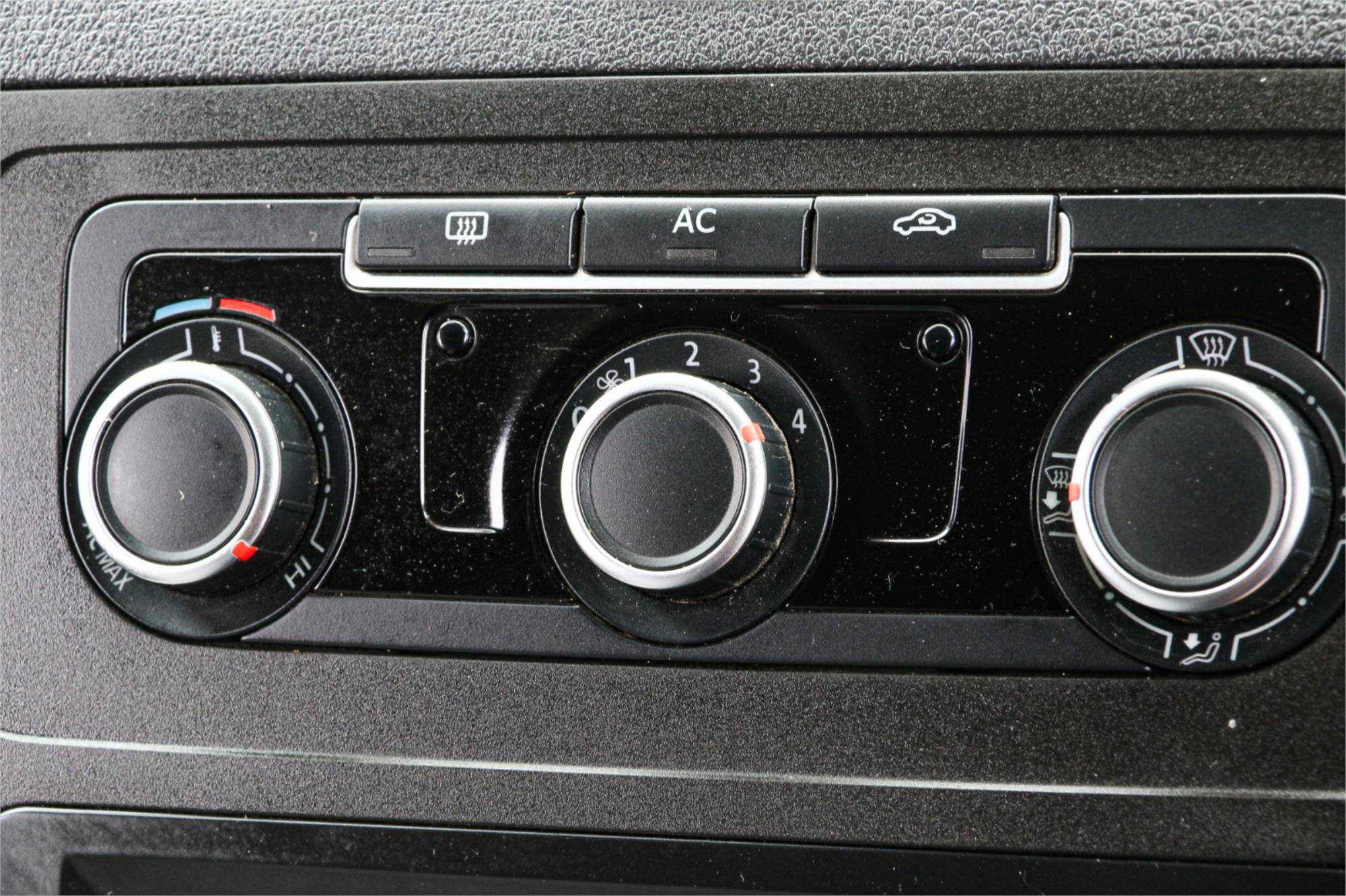 2012 VOLKSWAGEN CADDY 2K MY12 TDI250 7 SP AUTO DIRECT SHIFT 3D VAN