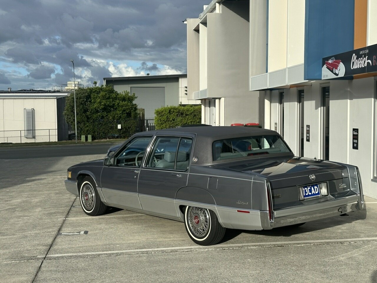 1989 CADILLAC FLEETWOOD 4 SP AUTOMATIC 4D SEDAN