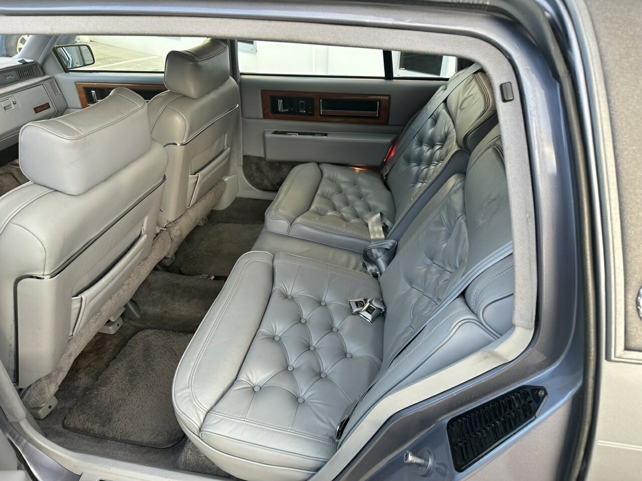 1989 CADILLAC FLEETWOOD 4 SP AUTOMATIC 4D SEDAN