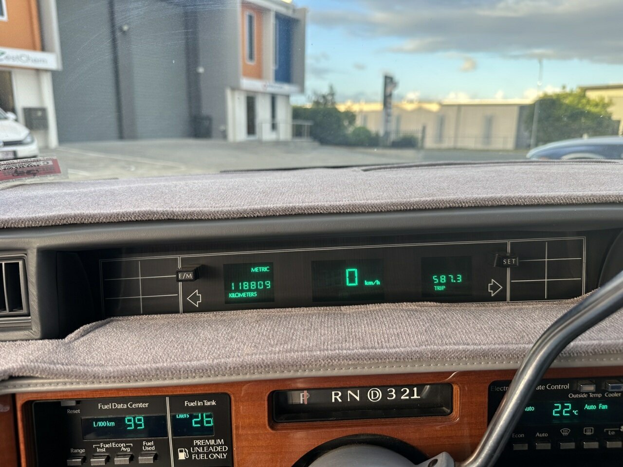1989 CADILLAC FLEETWOOD 4 SP AUTOMATIC 4D SEDAN