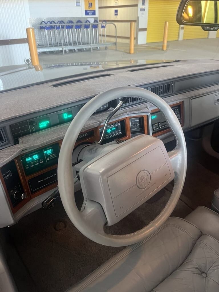 1989 CADILLAC FLEETWOOD 4 SP AUTOMATIC 4D SEDAN