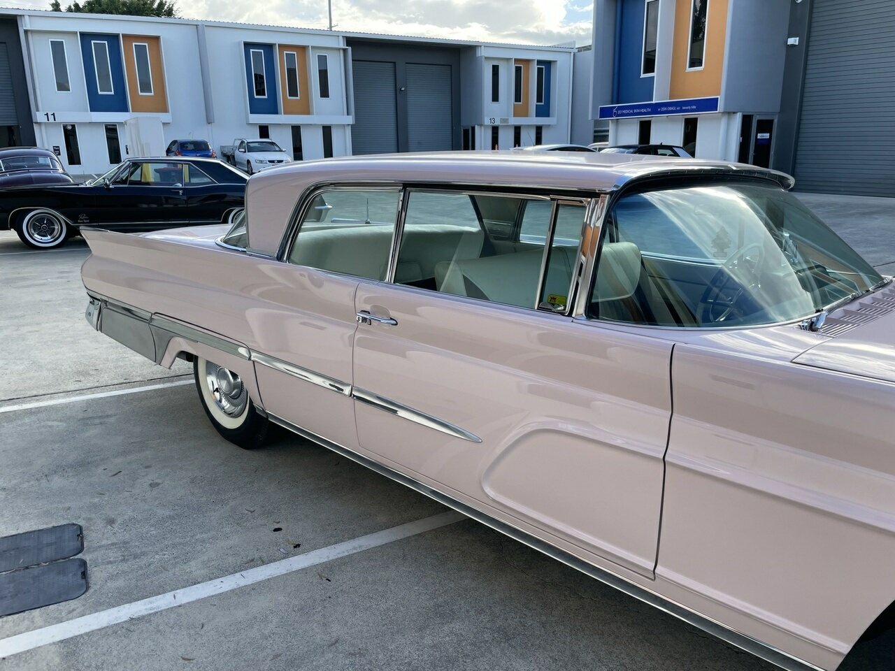 1959 LINCOLN PREMIERE 3 SP AUTOMATIC 2D COUPE