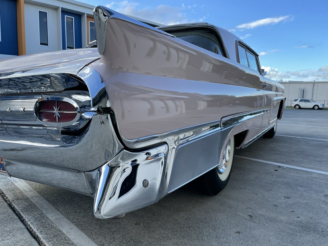 1959 LINCOLN PREMIERE 3 SP AUTOMATIC 2D COUPE