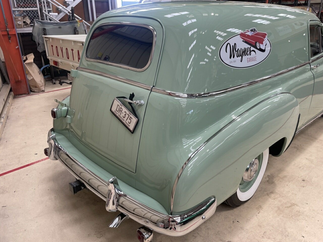 1952 PONTIAC CHIEFTAIN 3 SP MANUAL SEDAN DELIVERY