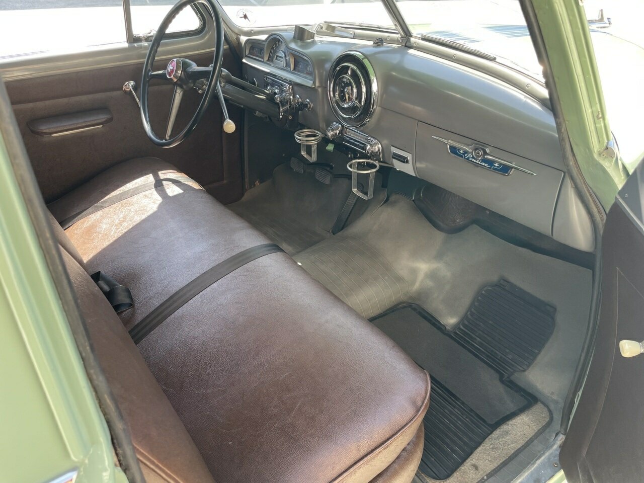 1952 PONTIAC CHIEFTAIN 3 SP MANUAL SEDAN DELIVERY