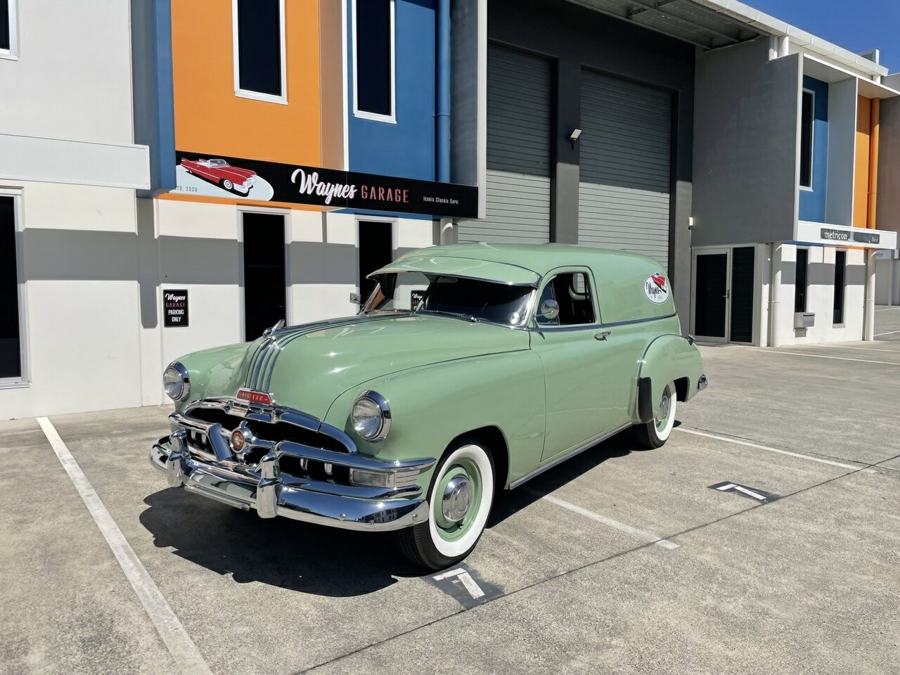 1952 PONTIAC CHIEFTAIN 3 SP MANUAL SEDAN DELIVERY