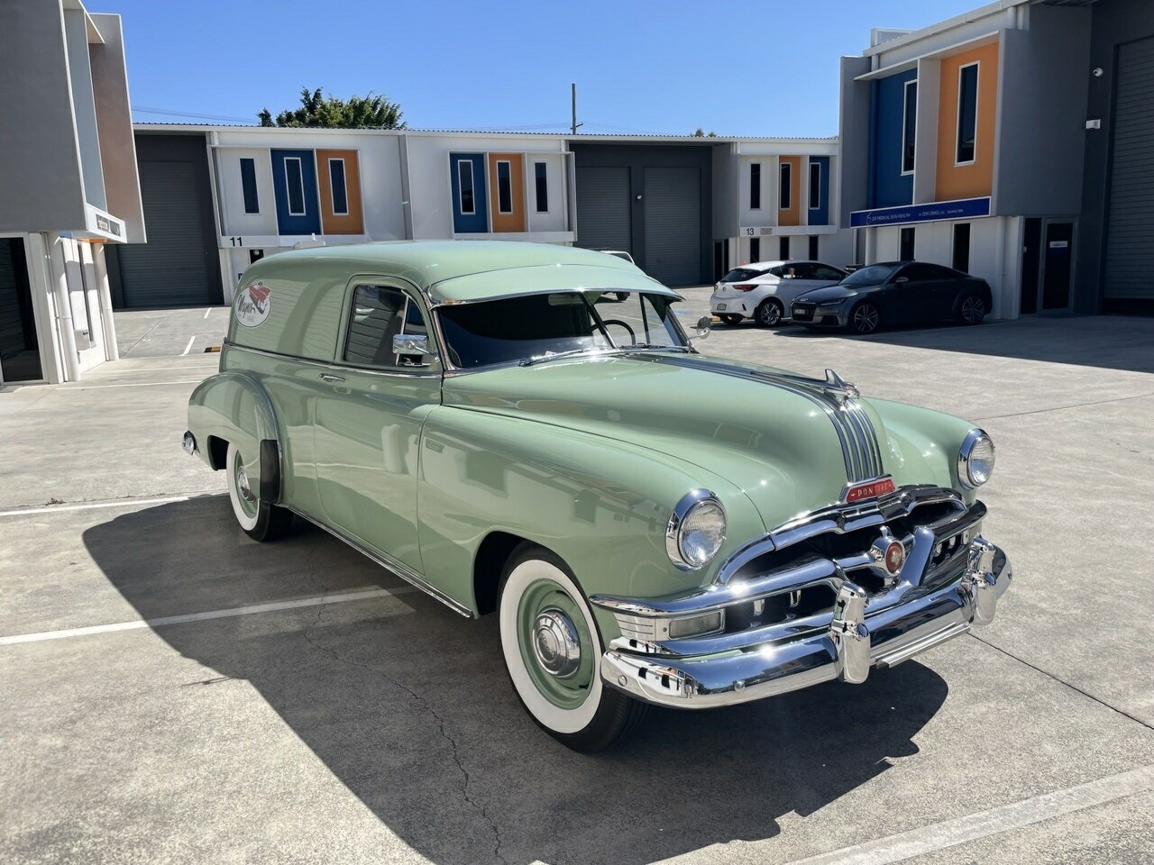 1952 PONTIAC CHIEFTAIN 3 SP MANUAL SEDAN DELIVERY