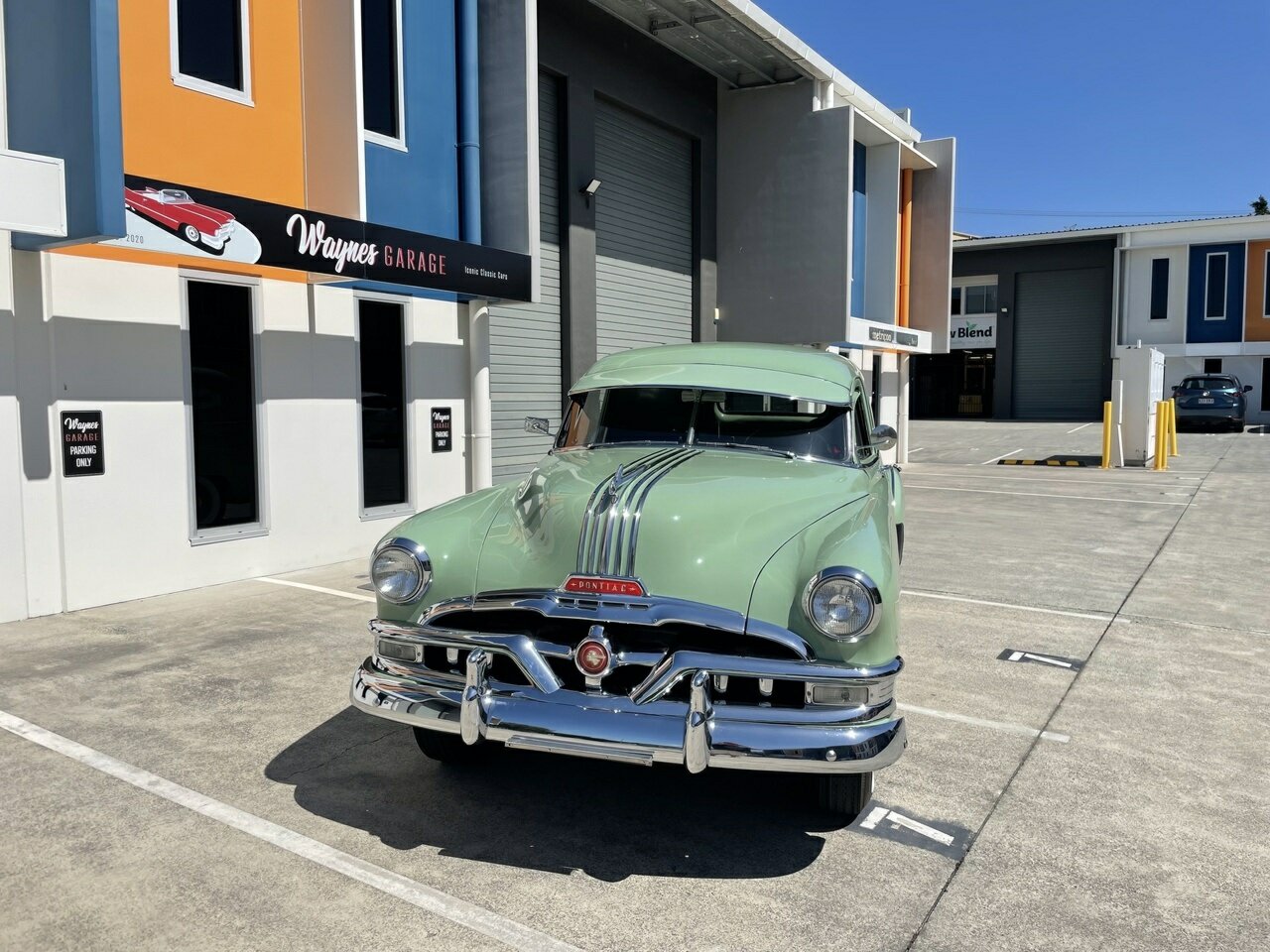 1952 PONTIAC CHIEFTAIN 3 SP MANUAL SEDAN DELIVERY