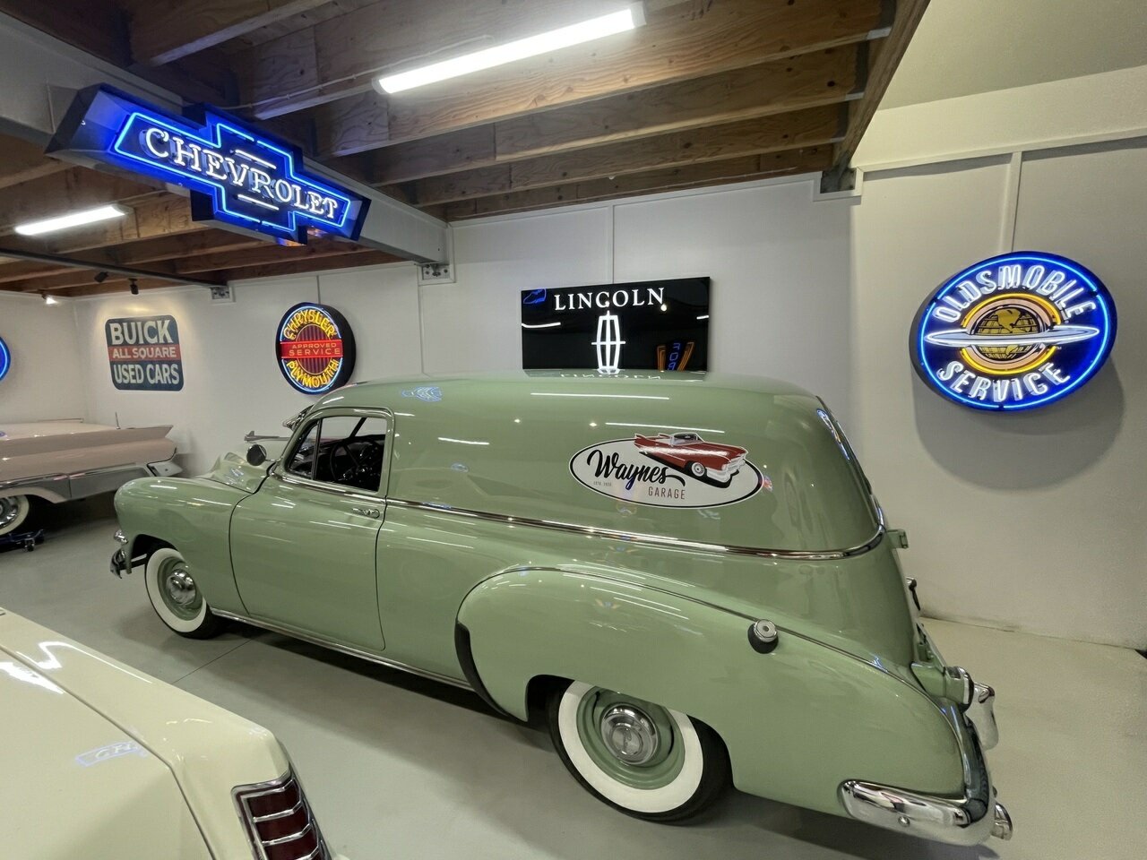1952 PONTIAC CHIEFTAIN 3 SP MANUAL SEDAN DELIVERY