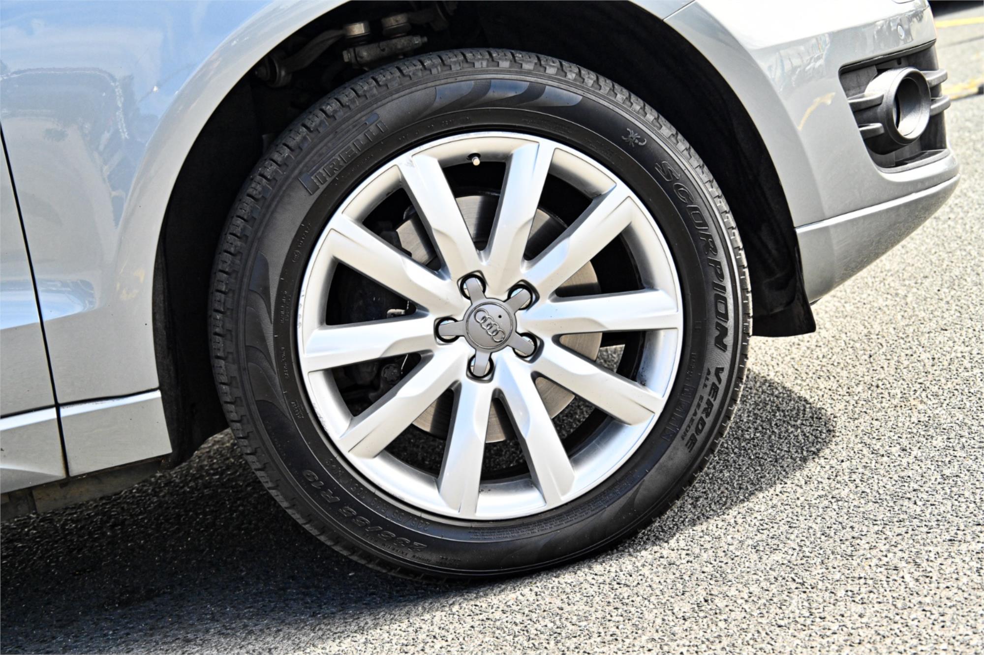2011 AUDI Q5 8R MY11 3.0 TDI QUATTRO 7 SP AUTO DUAL CLUTCH 4D WAGON