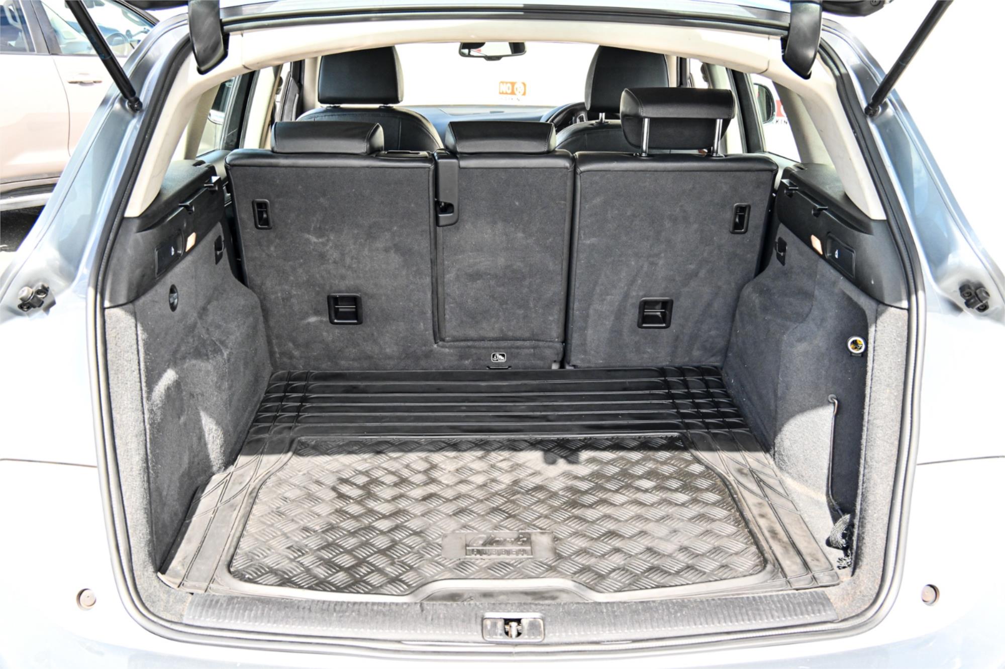 2011 AUDI Q5 8R MY11 3.0 TDI QUATTRO 7 SP AUTO DUAL CLUTCH 4D WAGON