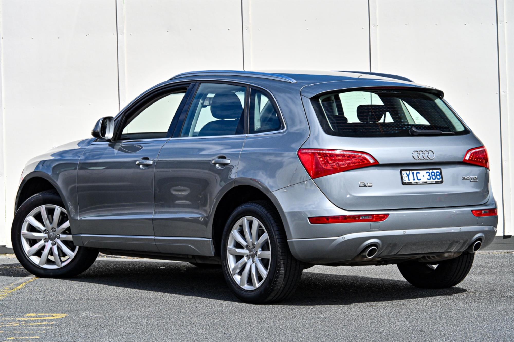 2011 AUDI Q5 8R MY11 3.0 TDI QUATTRO 7 SP AUTO DUAL CLUTCH 4D WAGON