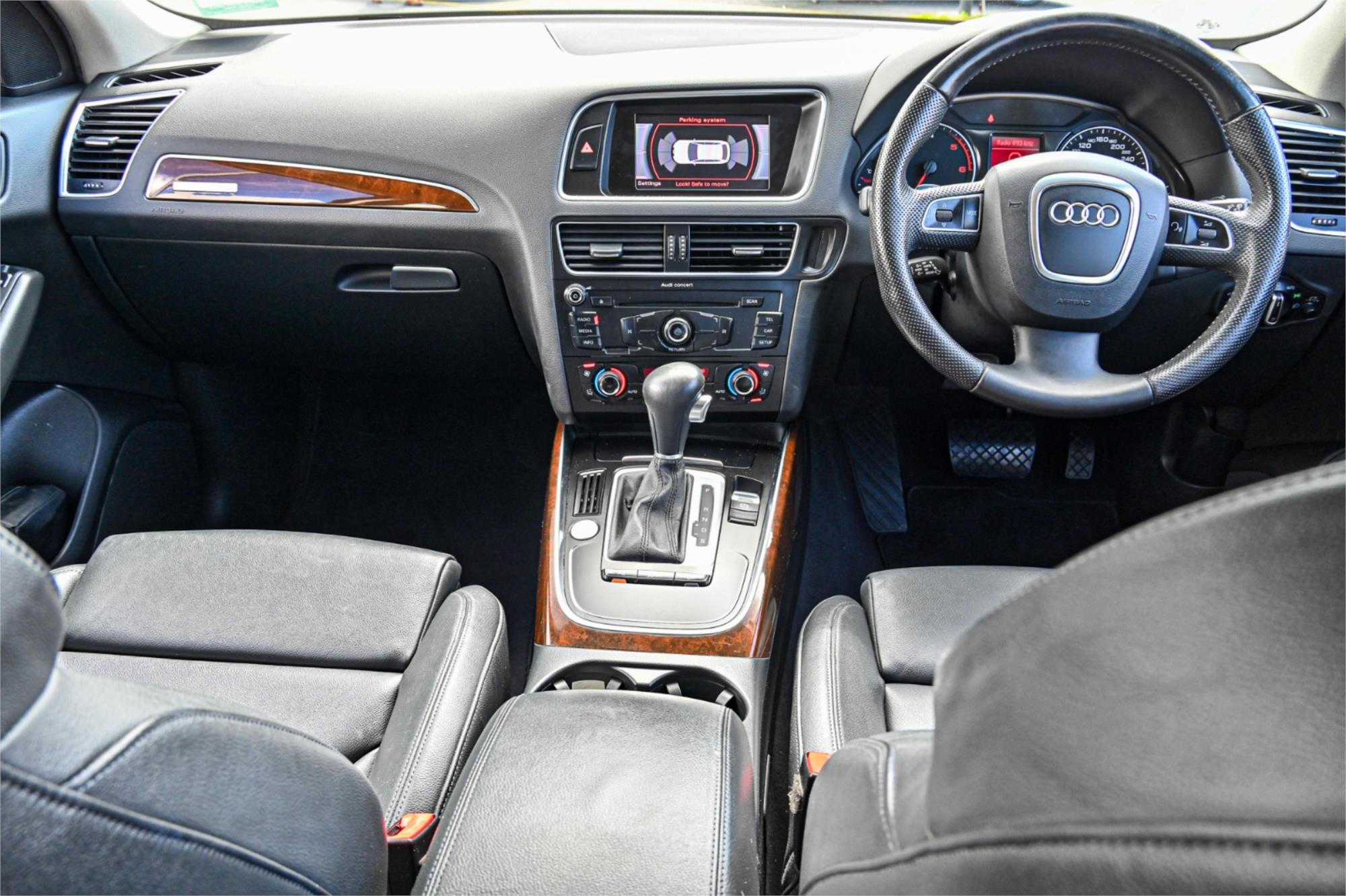 2011 AUDI Q5 8R MY11 3.0 TDI QUATTRO 7 SP AUTO DUAL CLUTCH 4D WAGON