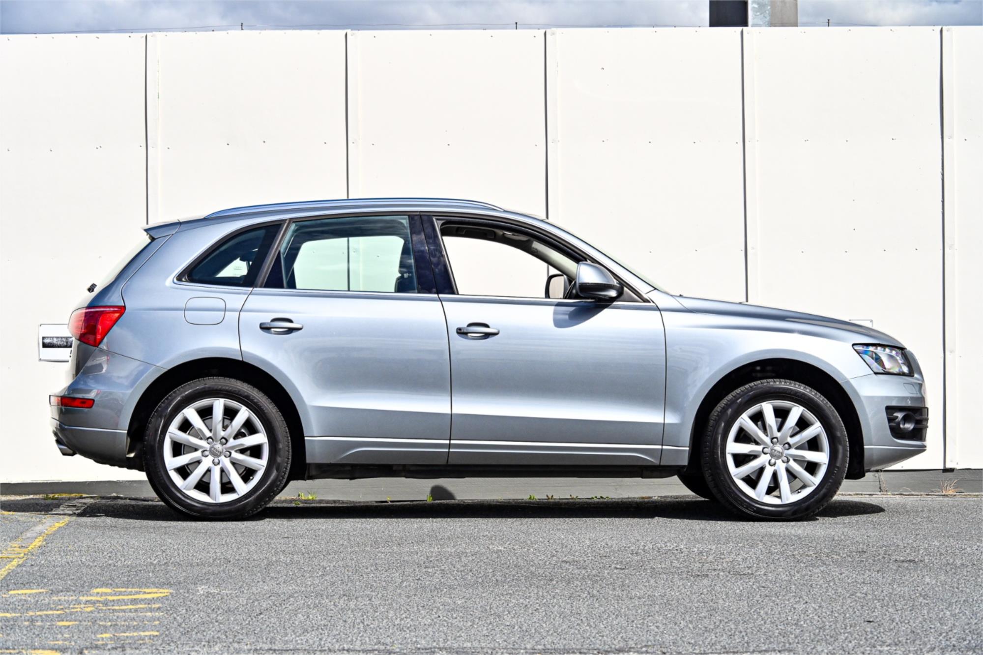 2011 AUDI Q5 8R MY11 3.0 TDI QUATTRO 7 SP AUTO DUAL CLUTCH 4D WAGON