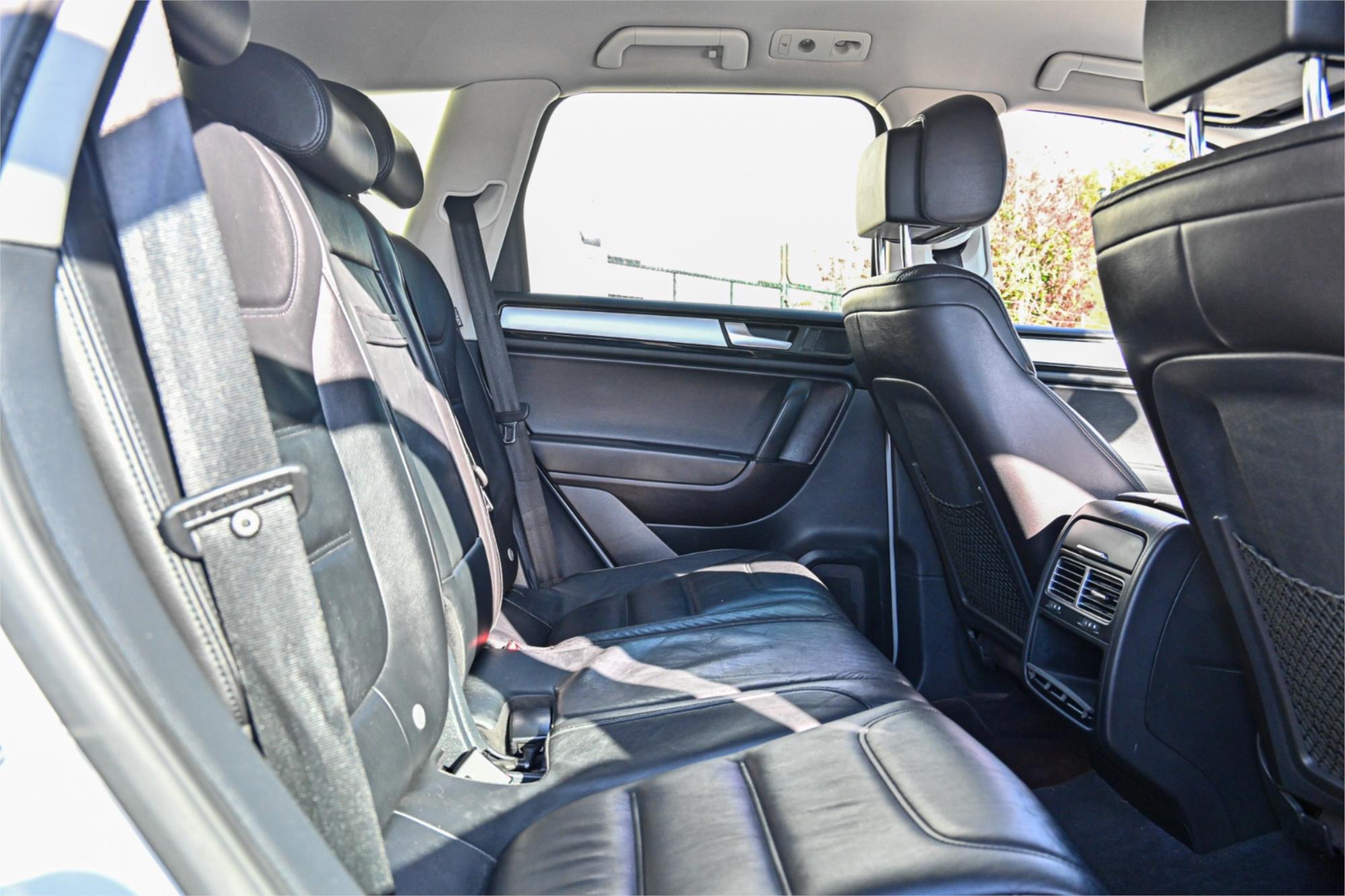 2013 VOLKSWAGEN TOUAREG 7P MY14 150 TDI 8 SP AUTOMATIC 4D WAGON
