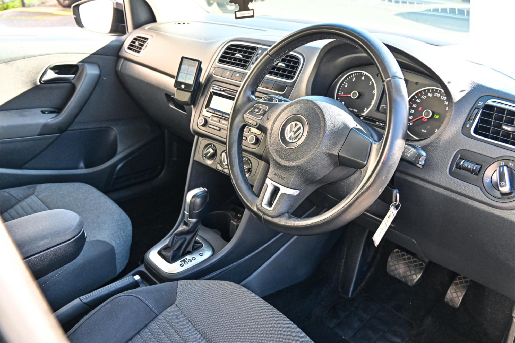 2013 VOLKSWAGEN POLO 6R MY13 77 TSI COMFORTLINE 7 SP AUTO DIRECT SHIFT 5D HATCHBACK