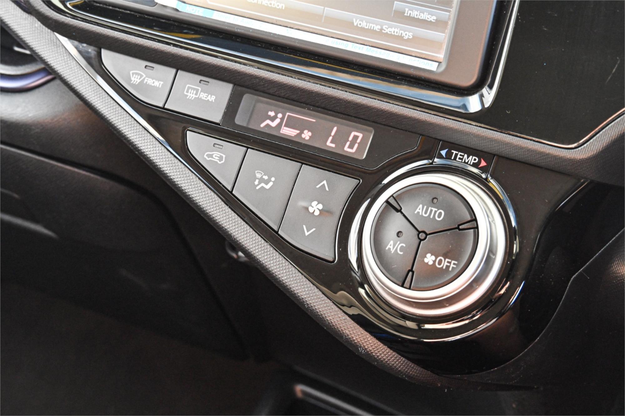 2015 TOYOTA PRIUS-C NHP10R HYBRID CONTINUOUS VARIABLE 5D HATCHBACK