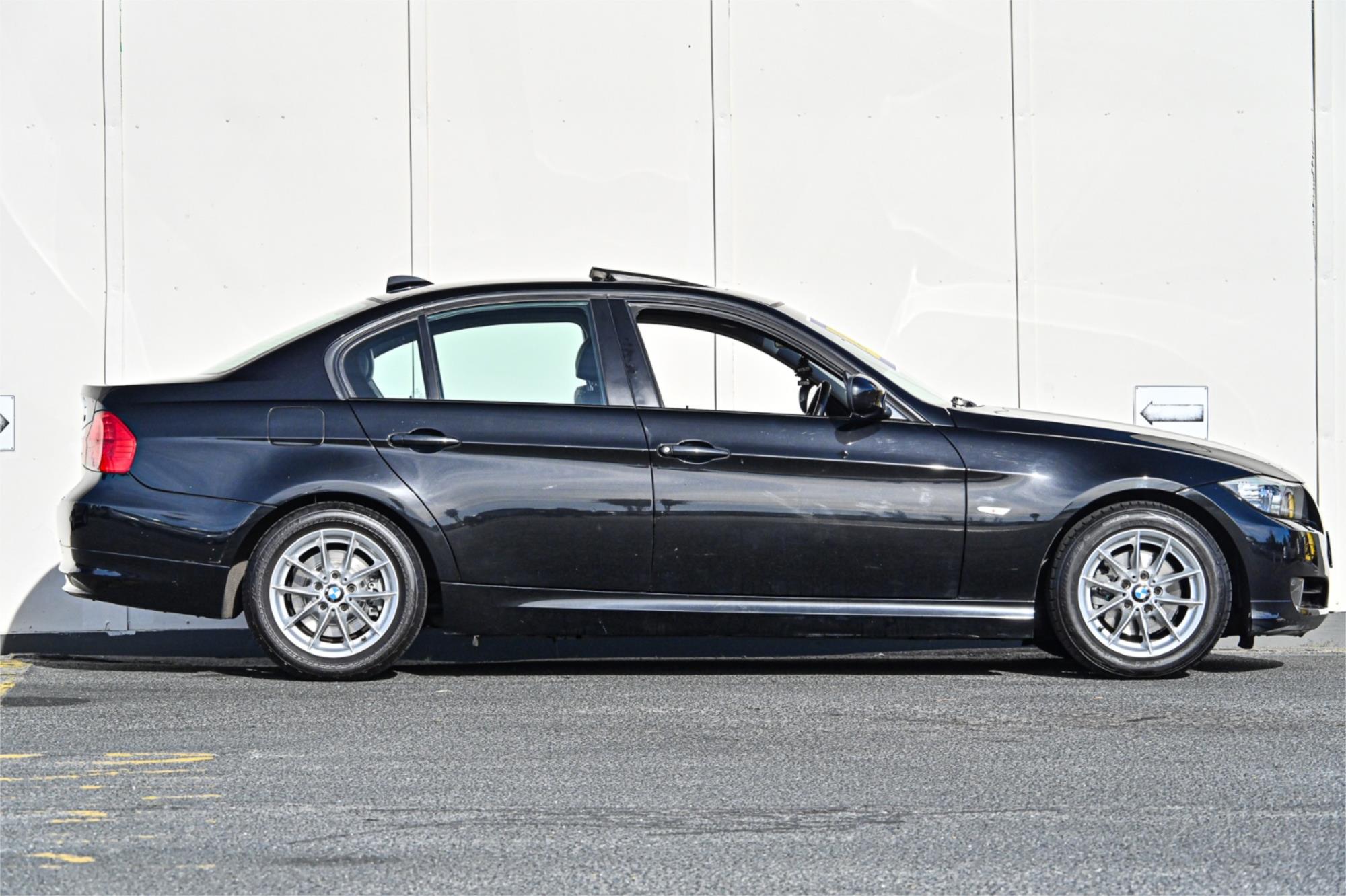 2009 BMW 3 E90 MY09 20i EXECUTIVE 6 SP AUTOMATIC STEPTRONIC 4D SEDAN