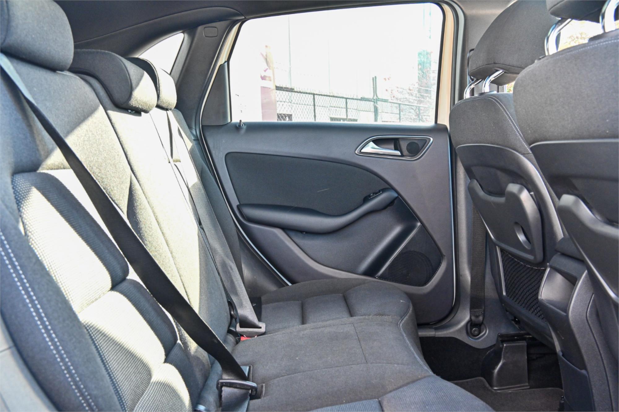 2014 MERCEDES-BENZ B180 246 MY14 7 SP AUTO DIRECT SHIFT 5D HATCHBACK