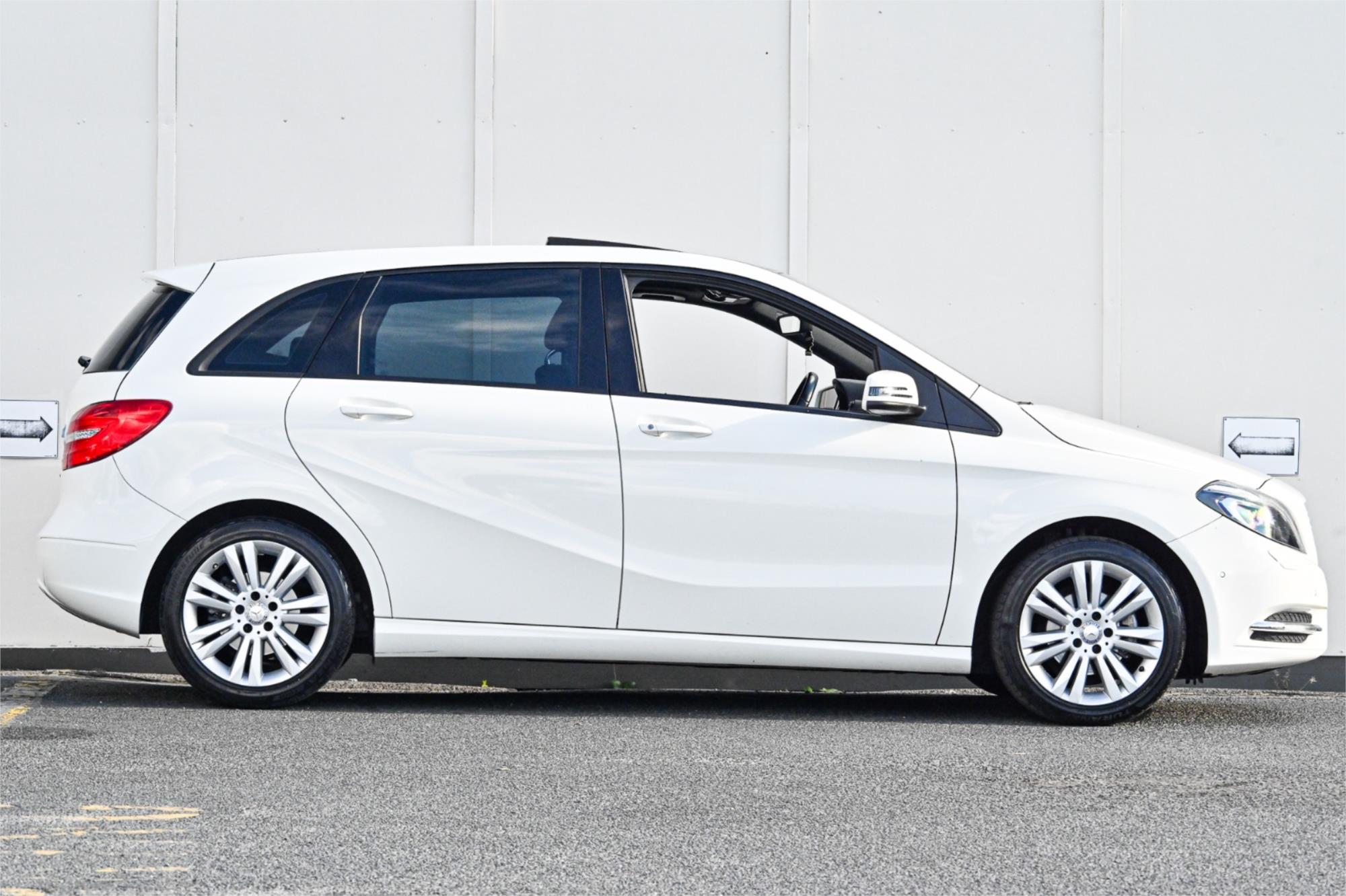 2014 MERCEDES-BENZ B180 246 MY14 7 SP AUTO DIRECT SHIFT 5D HATCHBACK