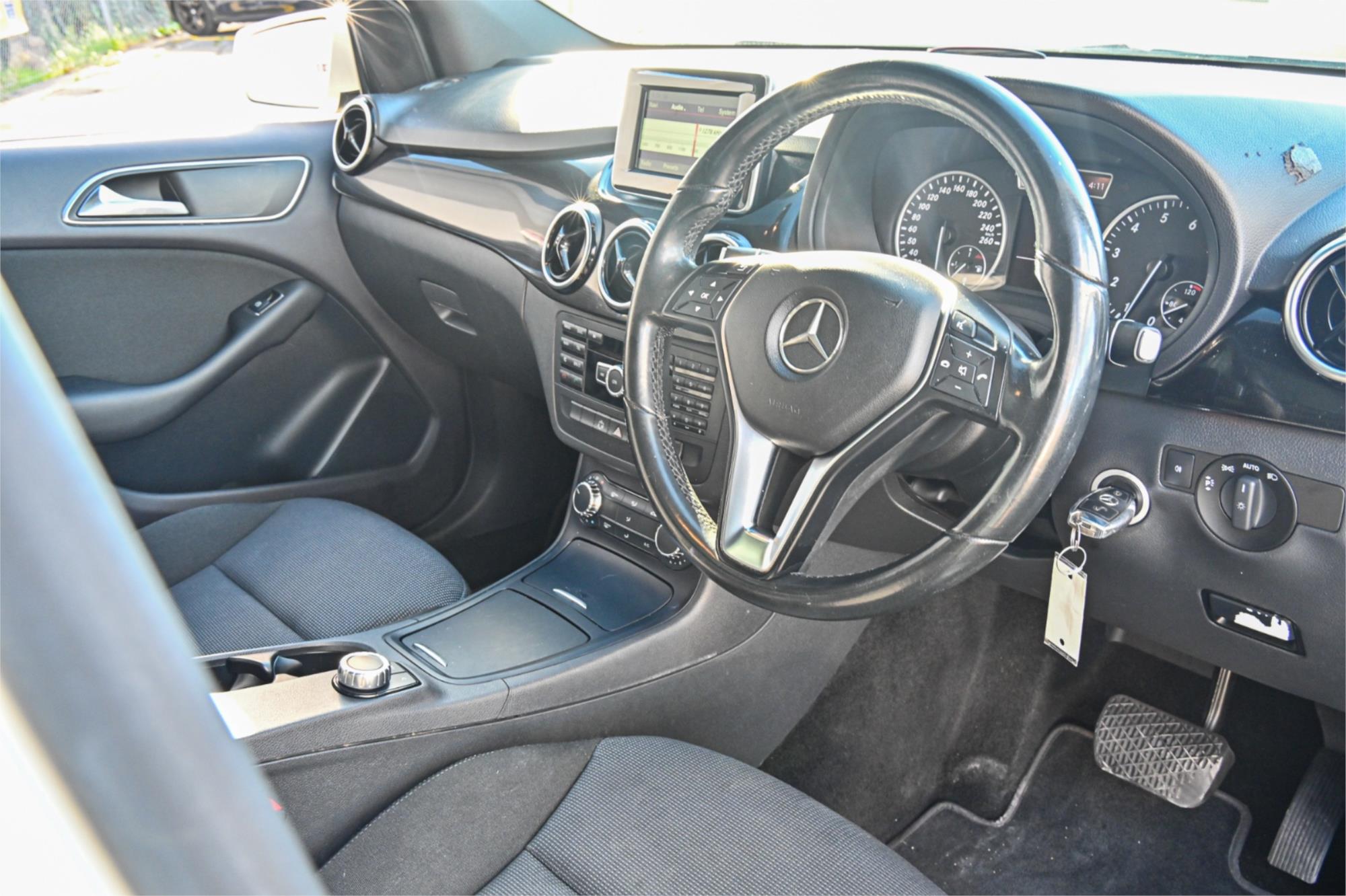 2014 MERCEDES-BENZ B180 246 MY14 7 SP AUTO DIRECT SHIFT 5D HATCHBACK