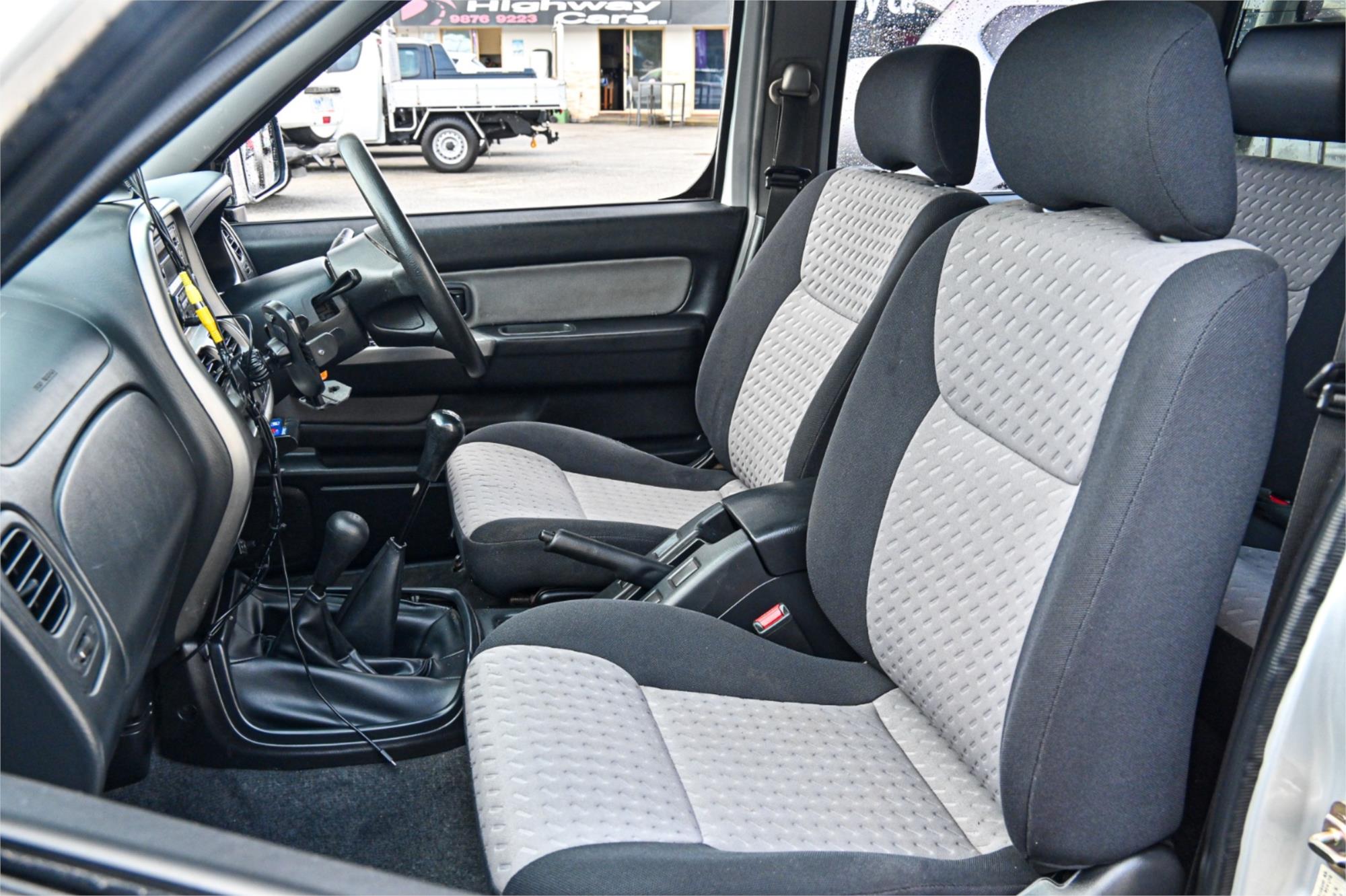 2012 NISSAN NAVARA D22 SERIES 5 ST-R (4x4) 5 SP MANUAL DUAL CAB P/UP