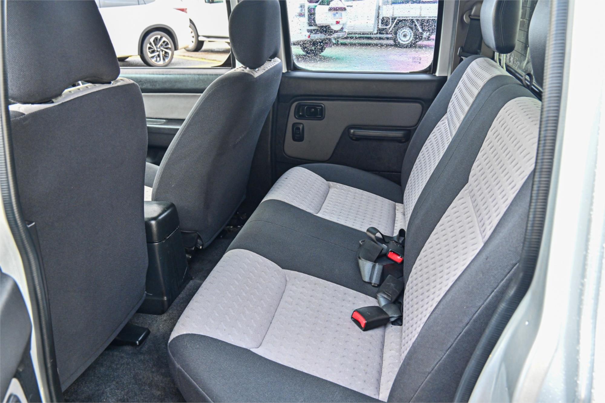 2012 NISSAN NAVARA D22 SERIES 5 ST-R (4x4) 5 SP MANUAL DUAL CAB P/UP