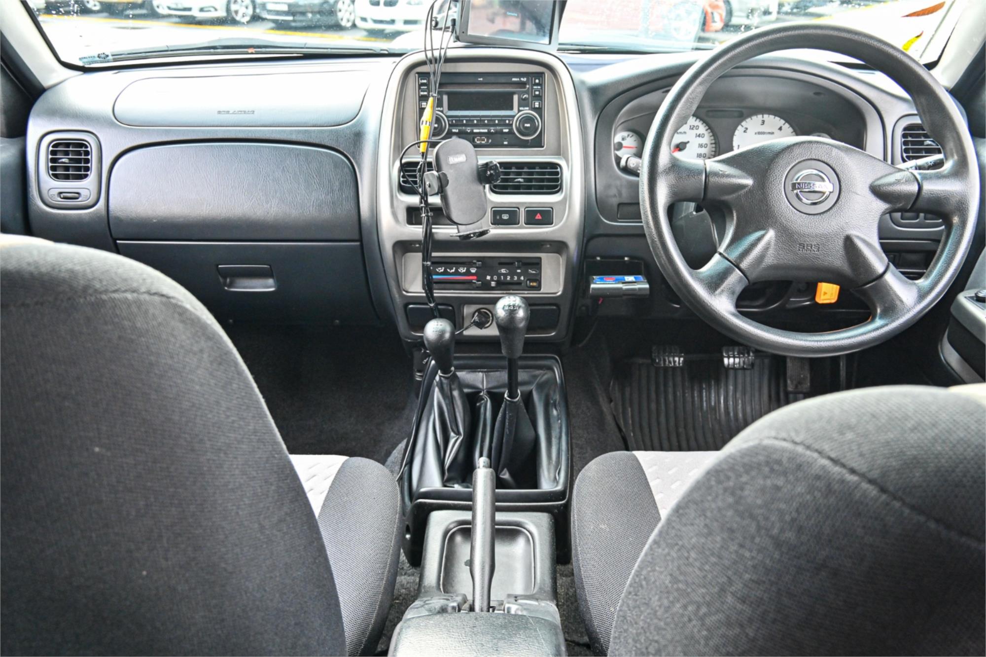 2012 NISSAN NAVARA D22 SERIES 5 ST-R (4x4) 5 SP MANUAL DUAL CAB P/UP