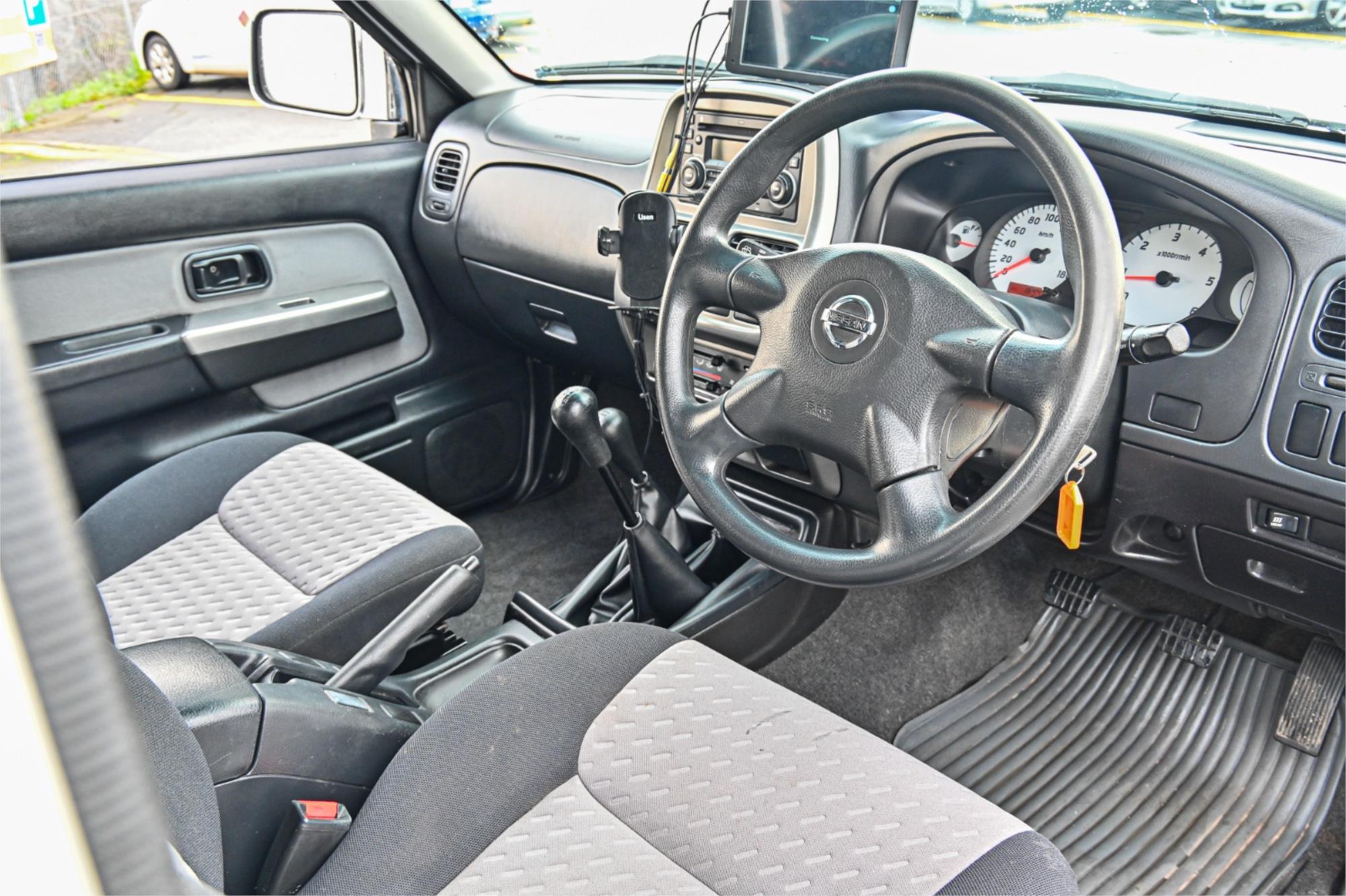 2012 NISSAN NAVARA D22 SERIES 5 ST-R (4x4) 5 SP MANUAL DUAL CAB P/UP