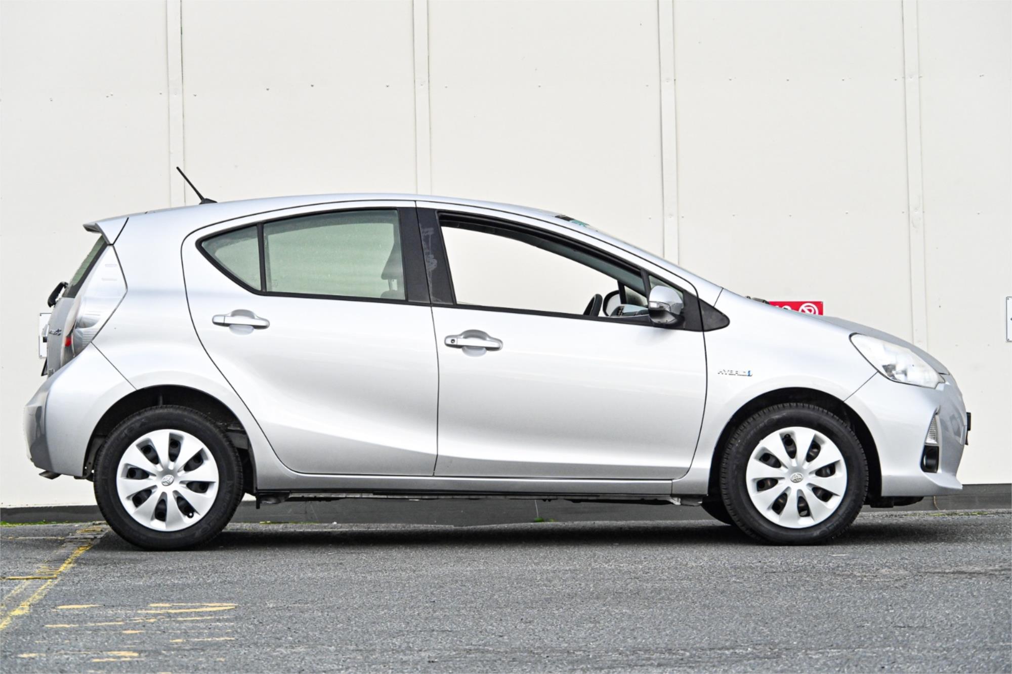 2012 TOYOTA PRIUS-C NHP10R HYBRID CONTINUOUS VARIABLE 5D HATCHBACK